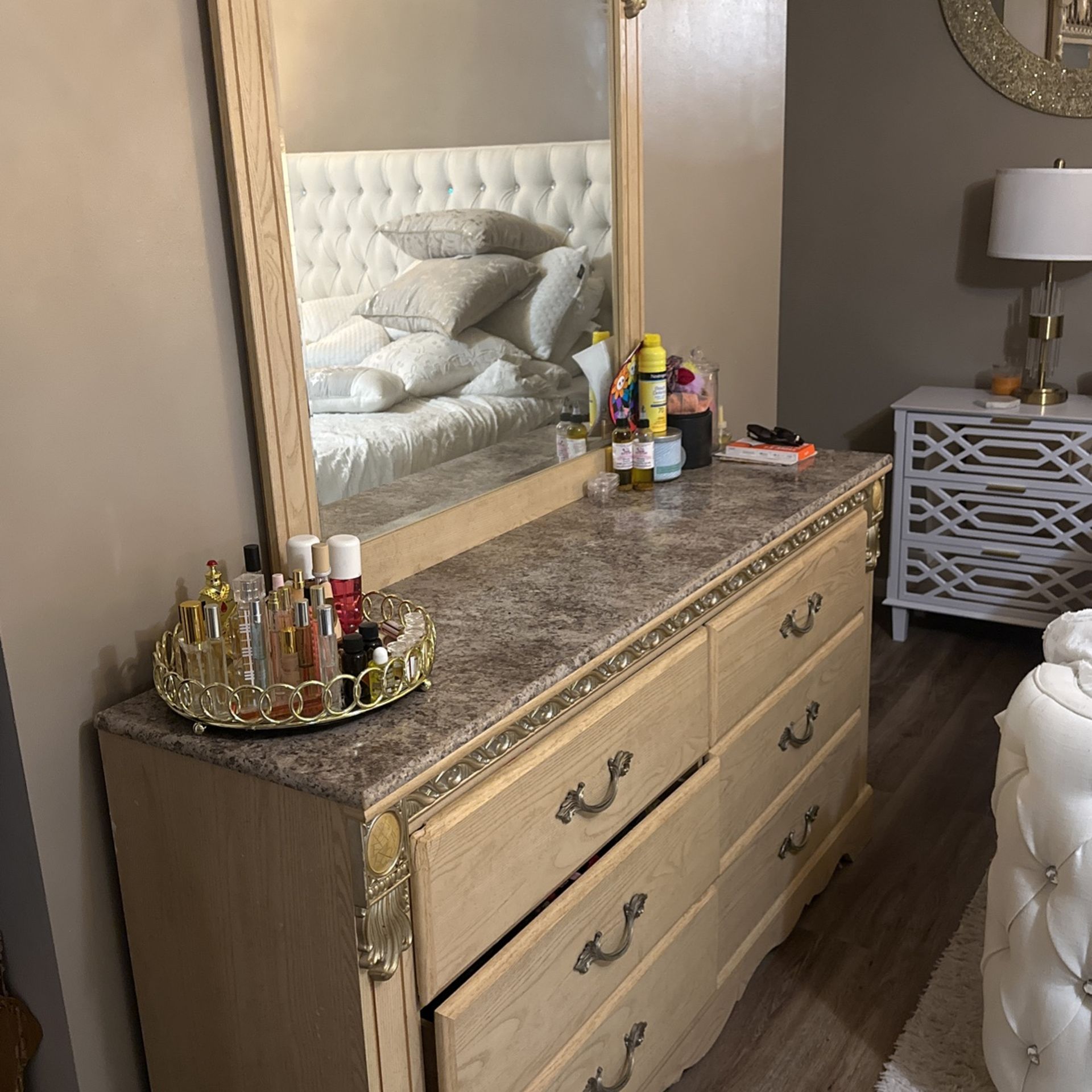 Dresser With mirror