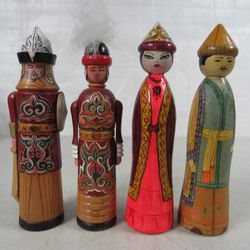 Asian Hand Crafted Wooden Vintage 4 Figures Chess Pieces? 7" Tall
