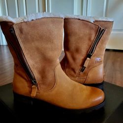 SOREL Womens "Emelie" Foldover Boots w/ Shearling Lining Used In Like "New" Condition  Size 8 Color Camel