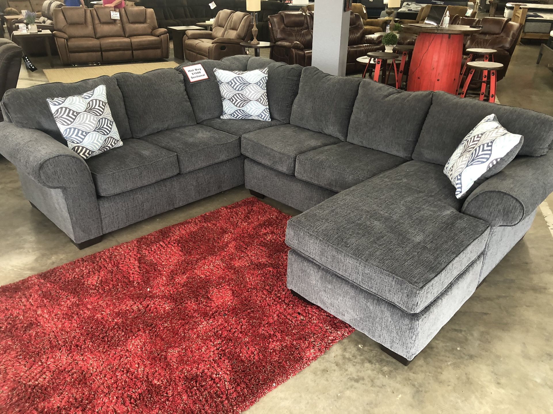 All Grey Sectional With Reverse Chase!! 