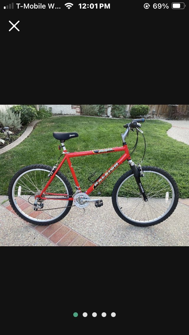 Raleigh M30 Mountain Bike Unused. 20” Frame, 22” Wheel