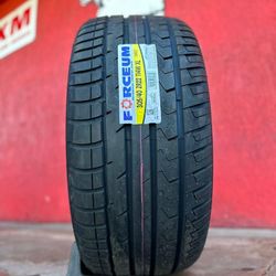 305 40 22 New Tires