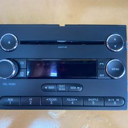 2015 Ford F250 Super Duty OEM CD AM/FM Stereo With Sync