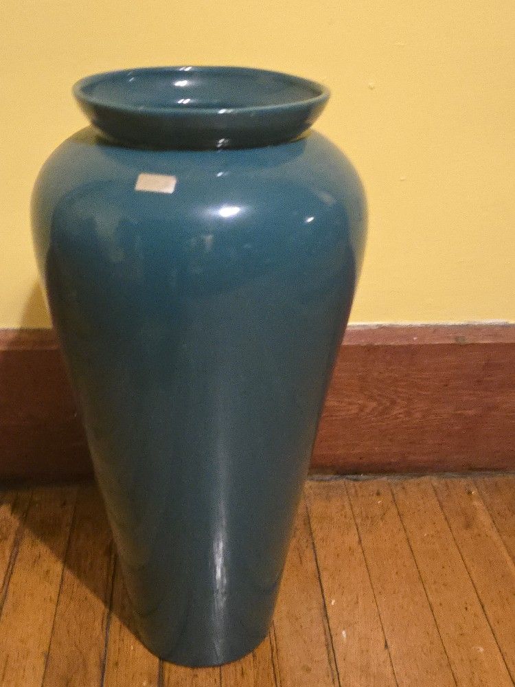 Green floor vase 20×7.5 With Lamp