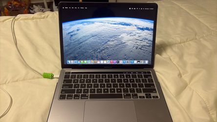 Apple MacBook Pro Laptop