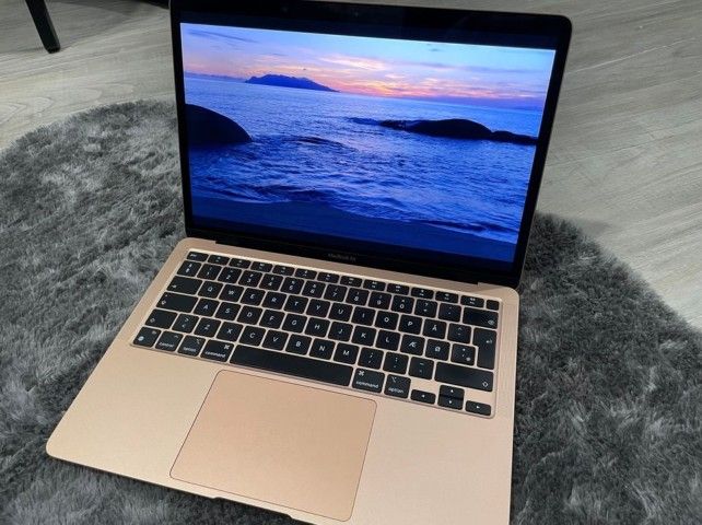 Macbook Air M1 256GB 8gg Ram Rose Gold $400