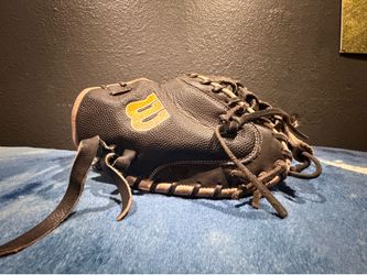 wilson A2000 spin control catcher glove