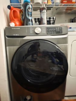 4.5 cu. ft.  Washer with Steam in Platinum $200
