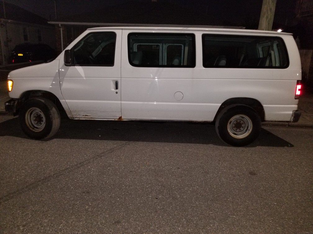 2006 Ford Econoline Wagon