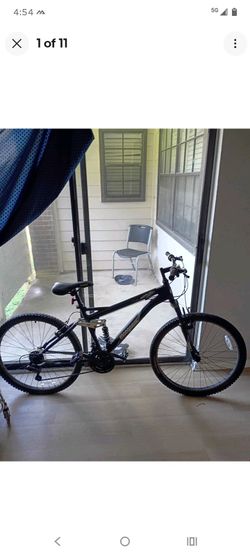 Mongoose status 2.2 mountain bike 26" wheels 21 shift