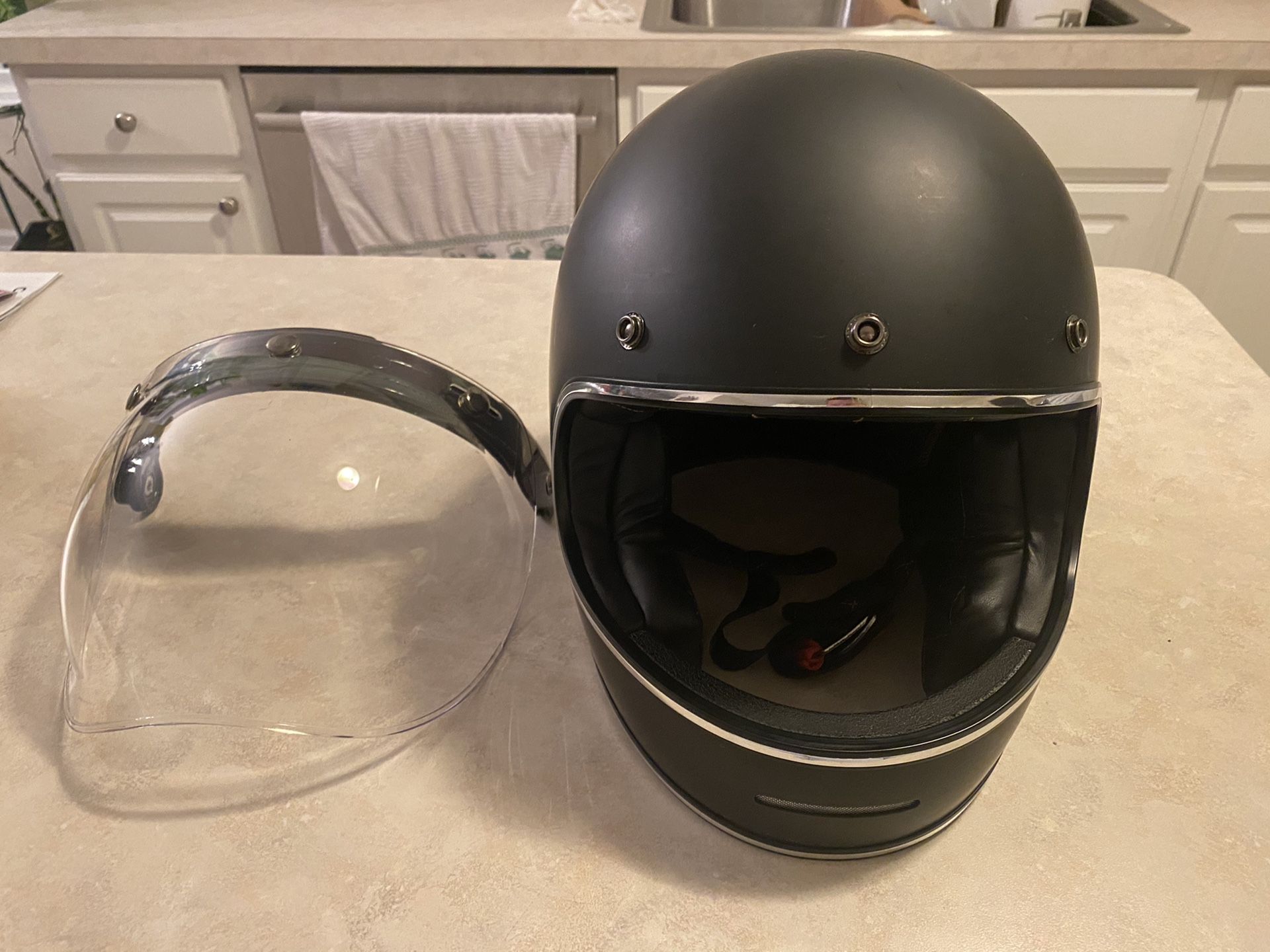 Motorcycle Helmet W/ Face Shield (Large)