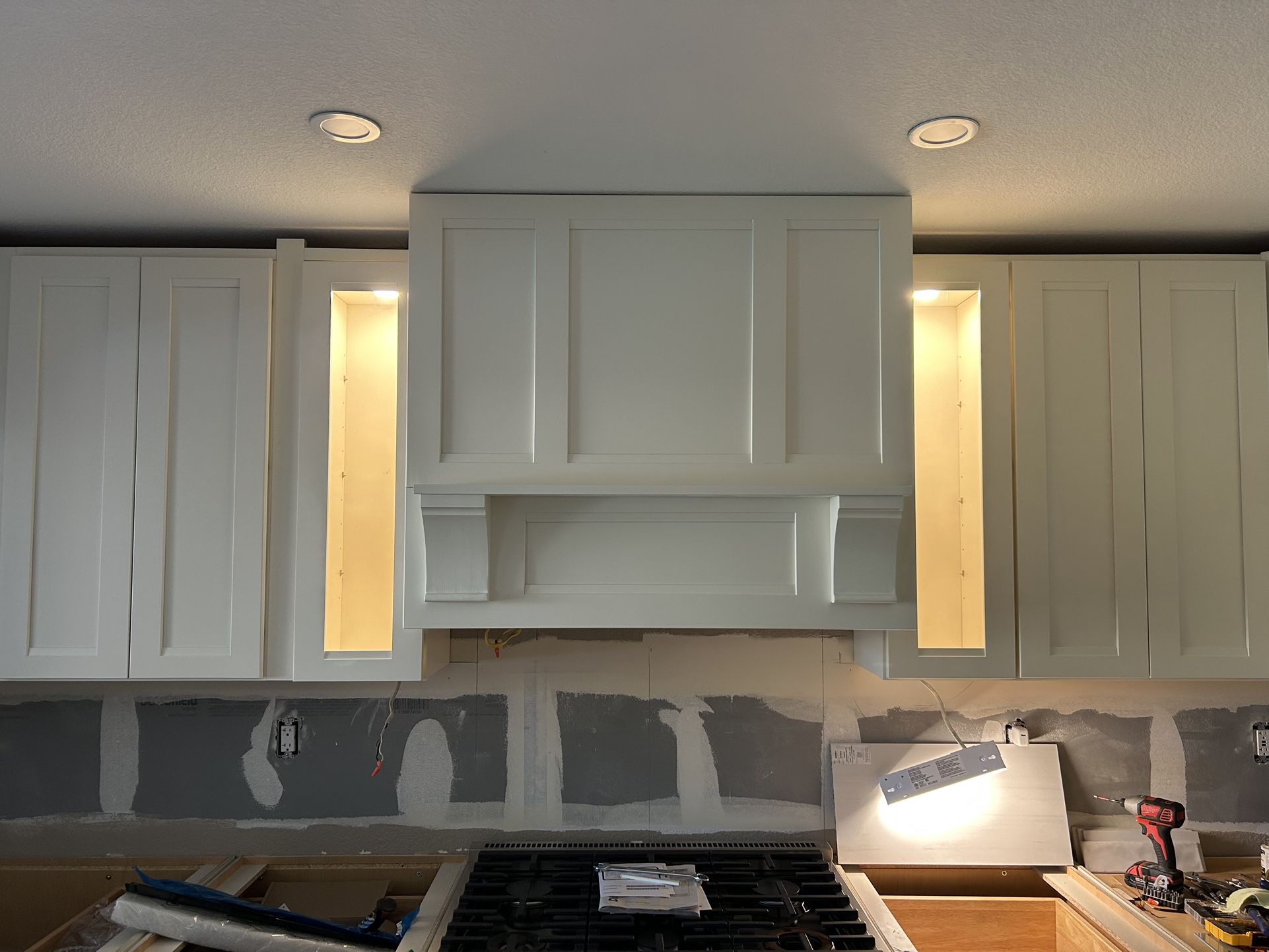 Range Hood - Kraftmaid Cabinetry