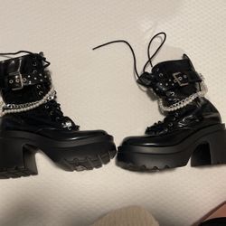 New Boots Size 7