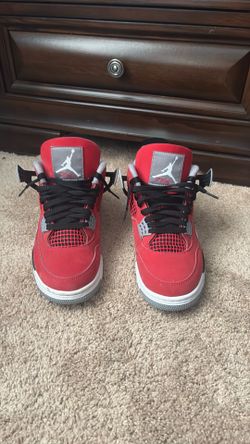 Jordan 4 toro size 8.5