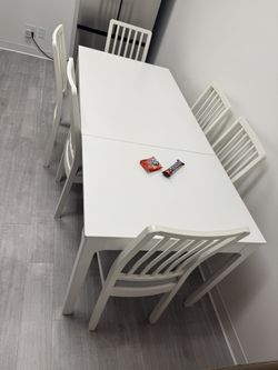 White Table With 6 Chairs