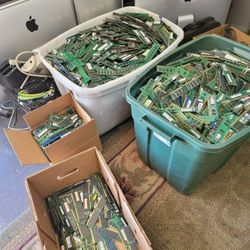 Gold Memory Scrap 2 Pounds Over 40 Pieces
