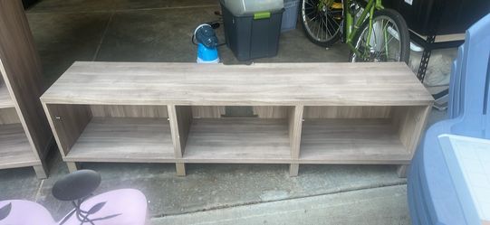Entertainment center