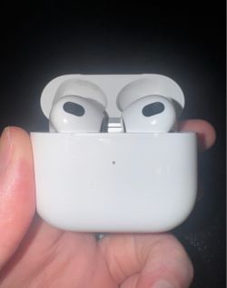 Apple AirPods with Charging Case