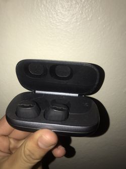 Sol Republic Bluetooth earbuds