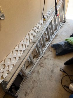 10ft Aluminum Ladder - Excellent Cond