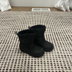 Toddler  Waterproof Snow Boots Size 7.  
