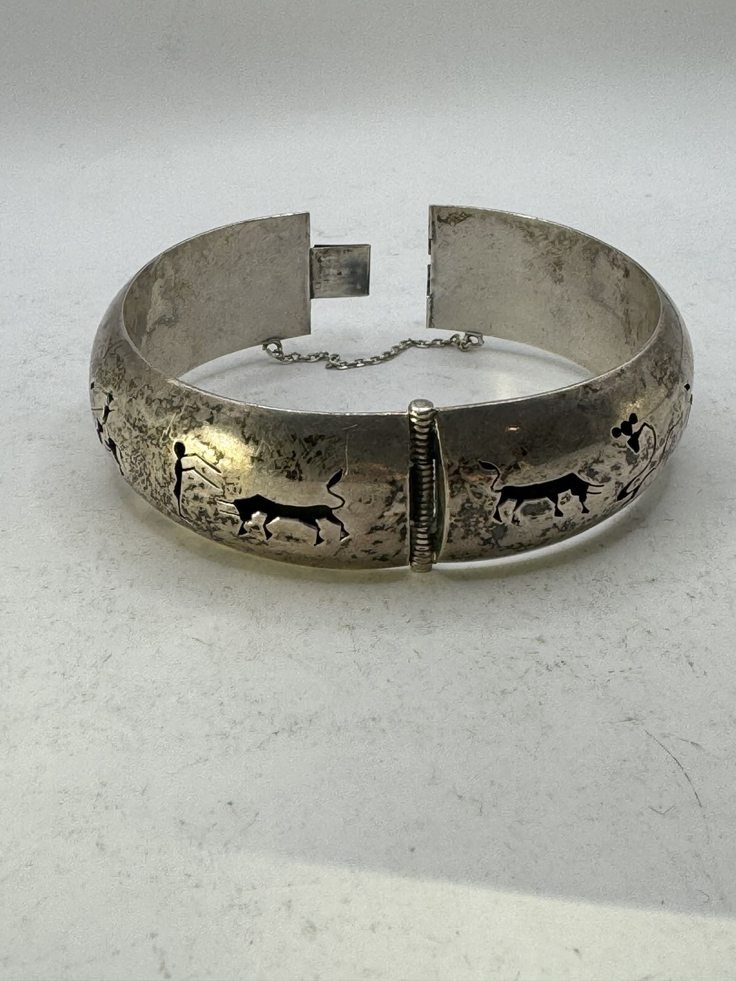 Vintage Mexico Sterling Silver Bullfighter Hinged Bangle Bracelet 