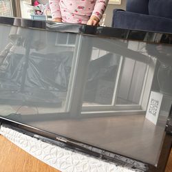 ** 55” PANASONIC TV + Wall Mount ** PERFECT!!