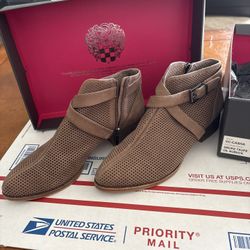 VINCE CAMUTO BOOTIES 8M - CASHA - SMOKE TAUPE OIL NUBUCK - (contact info removed)16