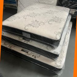 Cal king size mattress/ Colchon
