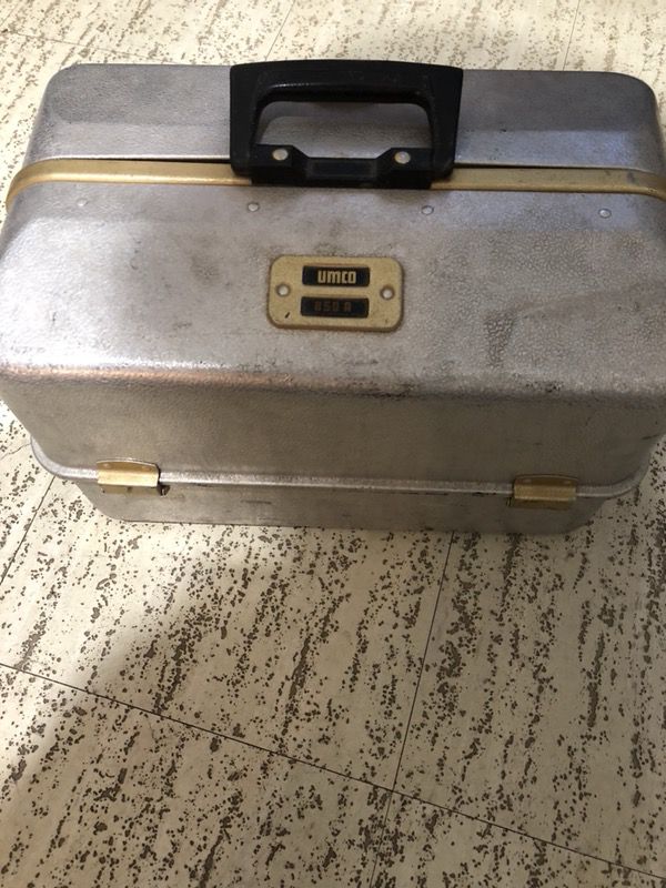 Vintage Aluminum UMCO 850 A Tackle Box for Sale in San Antonio, TX - OfferUp