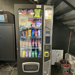 Combo Vending Machine With Card Reader