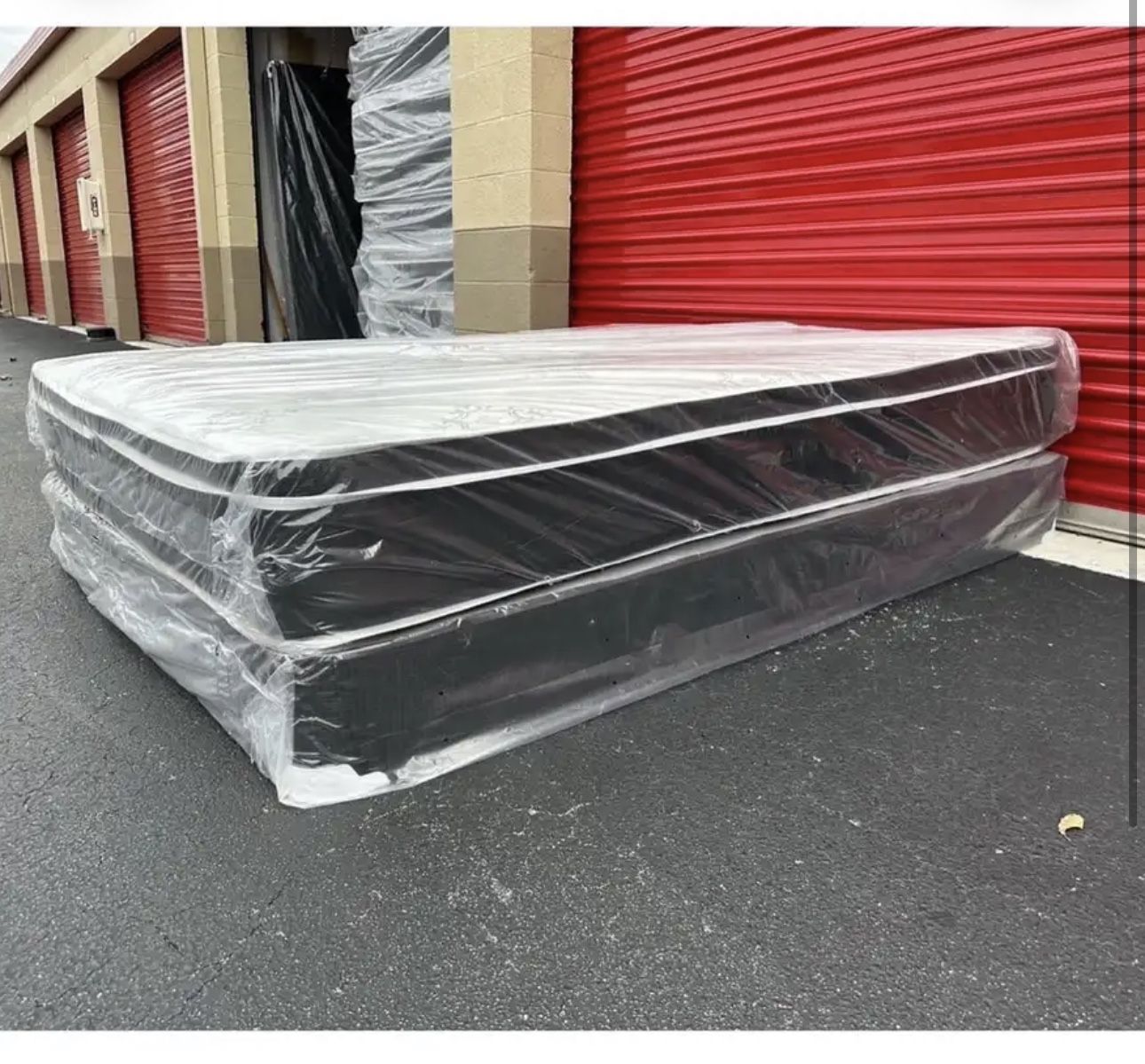 NEW Mattress Queen Size Pillowtop With Box Spring // Offer 🚚