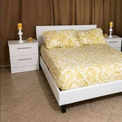 QUEEN SIZE BED AND TWO NIGHTSTANDS  ( MATTRESS NOT INCLUDED) 🆕️ 