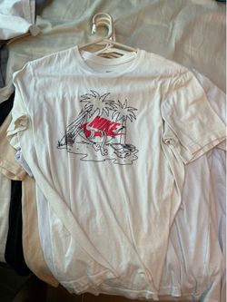Men’s Nike graphic tee size small