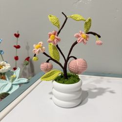 🧶Cute Crocheted Peach flowers 