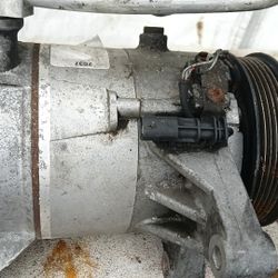 2013 Cadillac XTS   A/C Compressor 