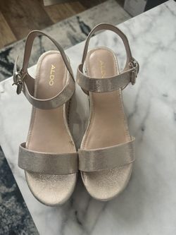 Aldo Wedges Sandal Pre Owned Size 7.