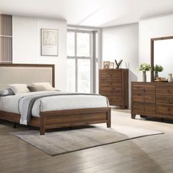 Brand New Elegant Queen Size Upholstered Bedroom Set 