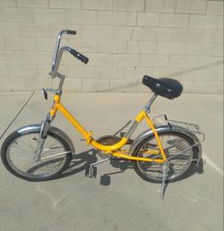 Vintage Yellow Cruiser Bike w/fender