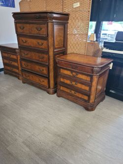 ASPENHOME BEDROOM FURNITURE SET