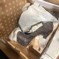 Women Shoes Liquidation - Everything Must Go