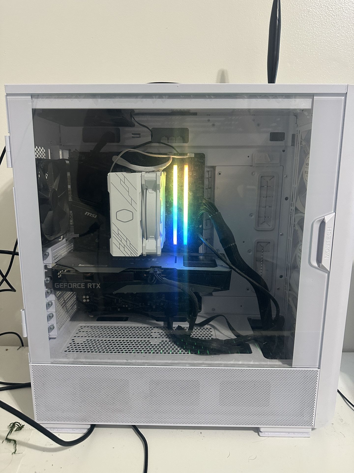 Gaming PC, Monitor, Mouse, Keyboard & Mouse