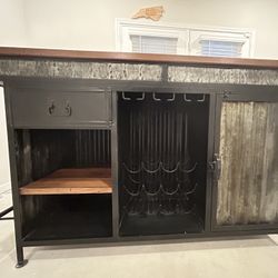 Amazing Home Bar