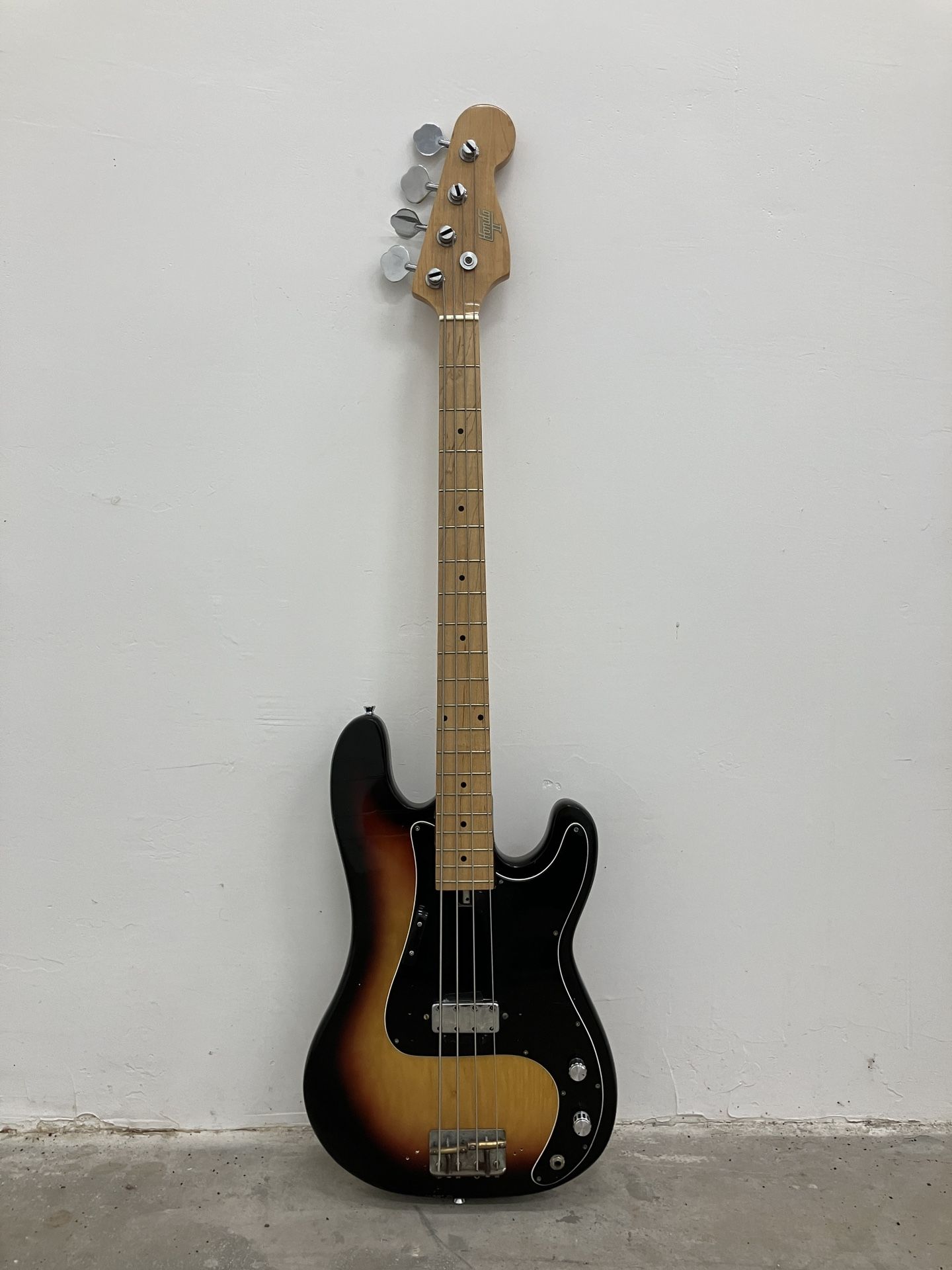 Hondo Precision Bass / Maxon Pickup
