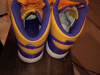 Nike dunks low 9.5 Lakers special