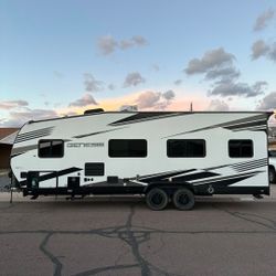 2022 Genesis Supreme Toy Hauler 23ss 