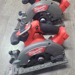 Milwaukee
M18 FUEL 18V Lithium-Ion Brushless Cordless 6-1/2 in. Circular Saw (Tool-Only)