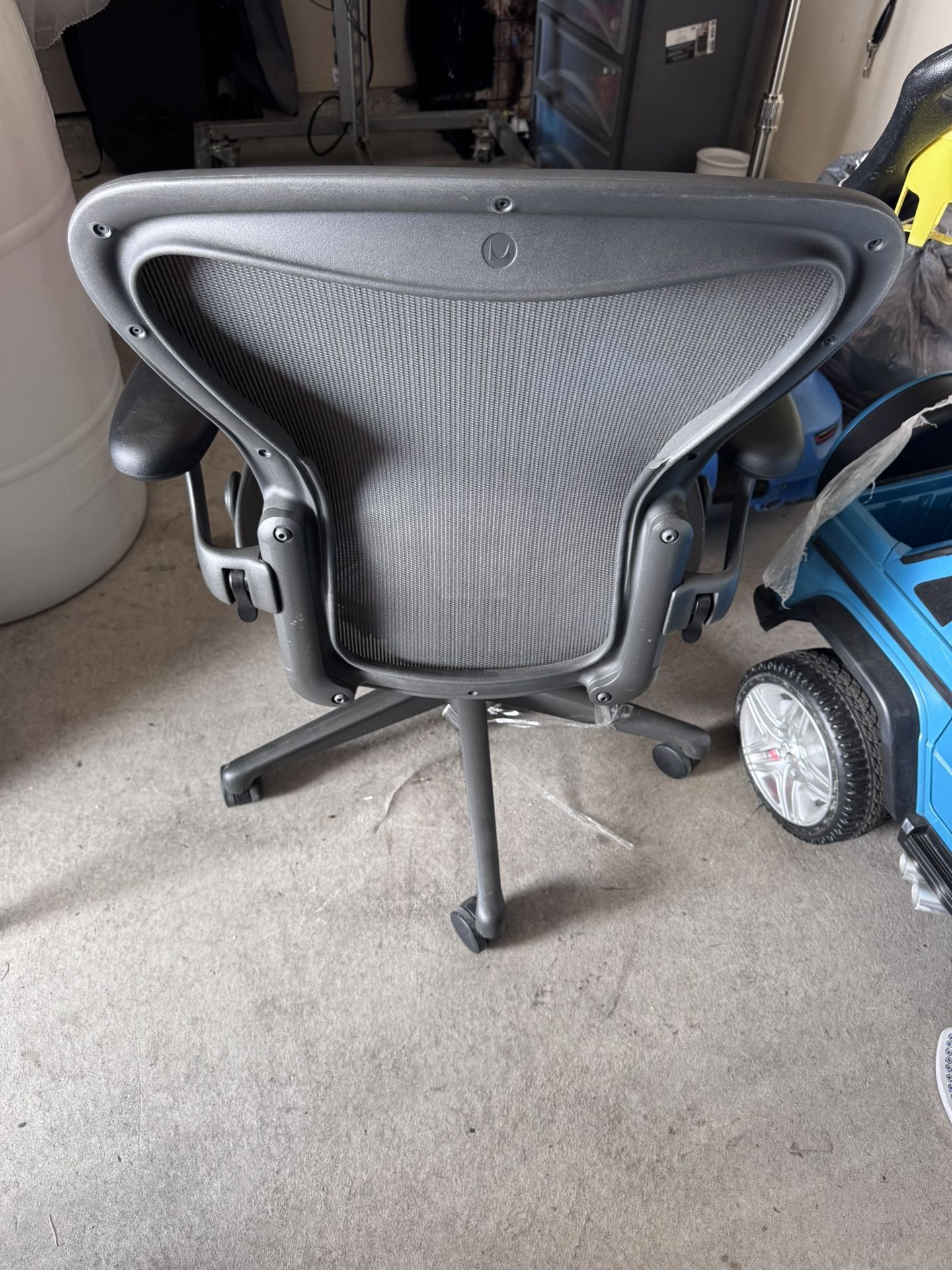 Aeron Chair Size B
