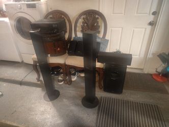 Surround sound 7 Onkyo speakers and pioneer reciever