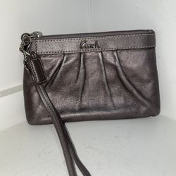 Authentic Coach Leather Wristlet Clutch Gray 7x5” Used